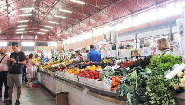 En el interior del mercado de Olhão