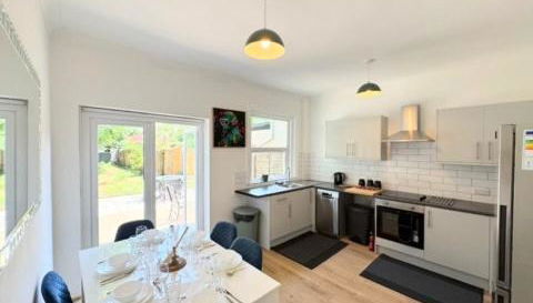 3 Large double bedroom House - Newly Refurbished! - Foto 1