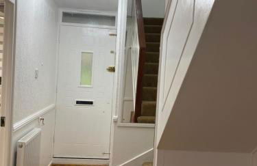 Luxury 3 Bedroom Flat with Garden - Photo 19