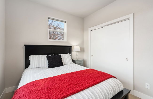 Elegant Oasis - Fireplaces, King Beds, Mtn Views! - Foto 9