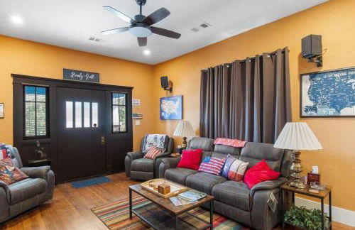 Stockyards-3/4 mile away!-Sleeps 8-Americana House - Foto 14