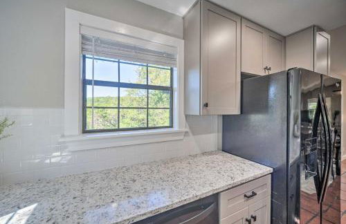 Canyon Lake Hideaway with Fire Pit and Yard! - Foto 9