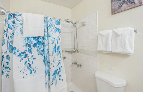 Central and Bright 2 BR, 2 BA, Pool and Oceanview - Foto 14
