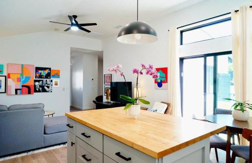 Private Family Friendly Guest Home - Photo 17