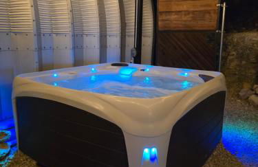 Hill Country Hangar with hottub, 7 minutes from the river and lake - Foto 32