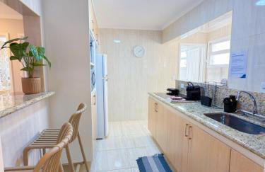 Belíssimo Ap na Praça - Wi-fi e Piscina - Foto 2