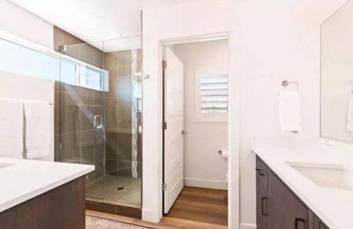 Spacious 5BR Resort Waterpark Access Sleeps 16 - Foto 24
