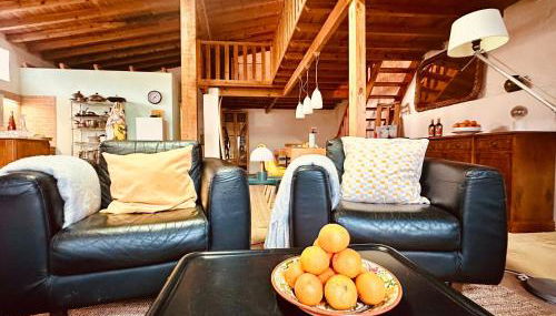 Charming Rustic Wine Cellar House in Reguengo Grande with Fireplace - Photo 5