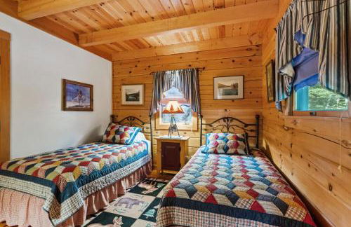 Lakefront Log Cabin on 2 acres - Photo 37