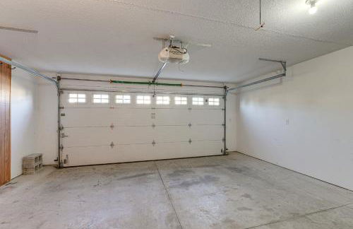 Private Yard and Pond Views Fort Wayne Family Home! - Foto 23