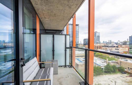 Freshly Minted 2BR - Elegance & Comfort in Central Chicago - Photo 37