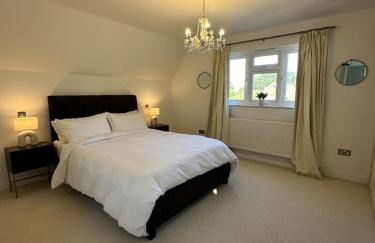 Contemporary detached house short train to London - Photo 10