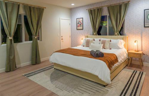 Spacious Disneyland Getaway I Game Room, King Suites & EV Access I Sleeps 14 - Foto 26