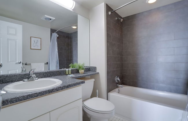 Modern 2BR Stay Near DC Arlington VA - Photo 20