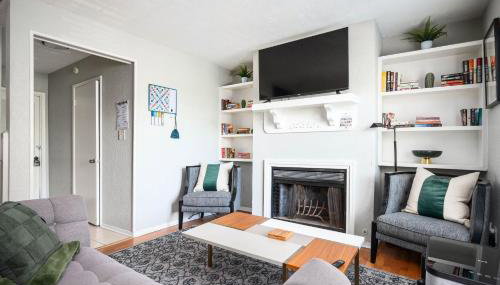 Vibrant Family Retreat~Sleeps 8~2 Kings~ Game Room - Foto 5