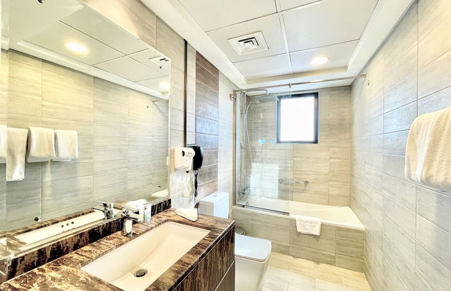 Marbella Executive 2 Bedrooms Balcony - Photo 32