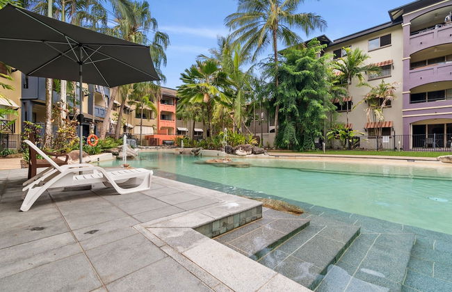 Poolside Paradise Cairns - 9 Pools BBQ Gym - Foto 20