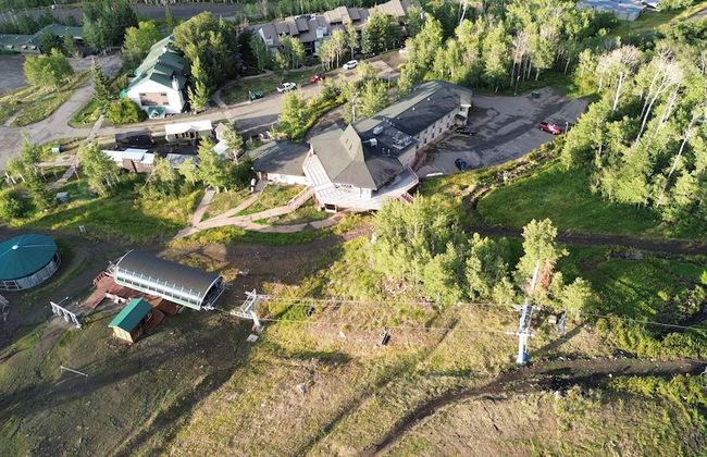 Slopeside - Photo 31