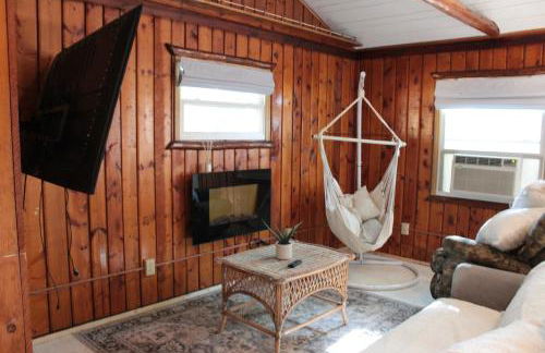 Lake Huron Lady of the Lake Cabin w HotTub, Sauna - Foto 5