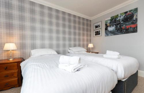 The Lodge - Photo 18