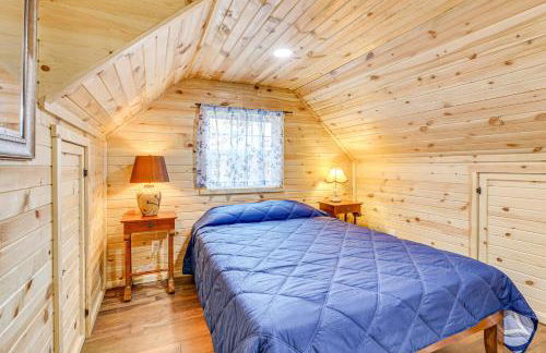 Hike and Fish Marlinton Cabin with Fire Pit and Views! - Foto 15