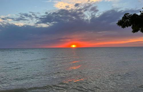 TreeTops of Lake Michigan Beach Front and Spa Family Home - Foto 65