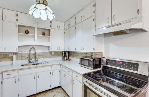 Steps to Beach Carrabelle Family Home with Patio! - Foto 8