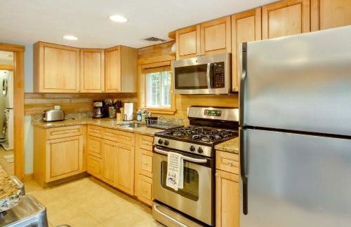 Laconia Home with Beach - half Mi to Weirs Beach - Foto 9