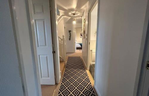 6 Bedroom House - DISC0UNTS - Parking, Contractors, Group, Family - Foto 25