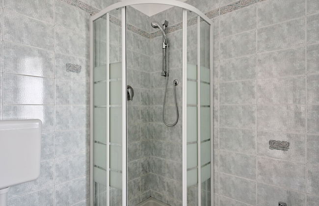 Urban House Carducci - Attic - Photo 24