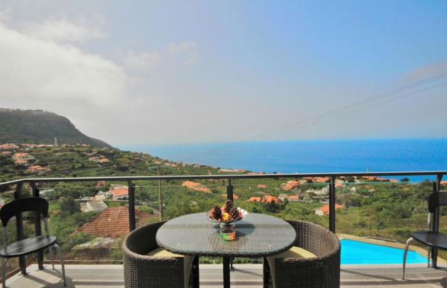 Farious Villa - Photo 1