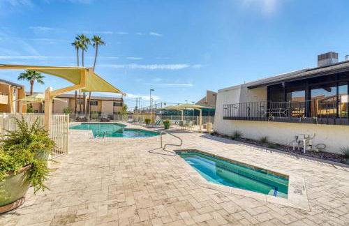 2BR Sleeps 6 Pool BBQ Gym Hot Tub & Bar Hopping! - Foto 10