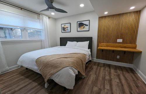 Modern Luxe Family & Groups Friendly Bungalow with Patio & Workspace - Foto 9