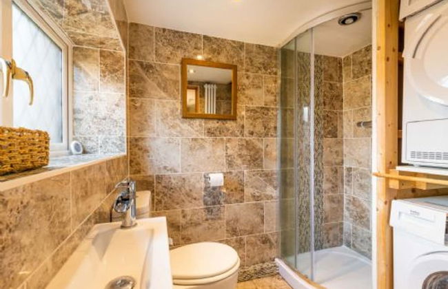 Host Stay Honeysuckle Cottage - Photo 6