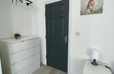 Central Bedford FREE Parking & Private Garden& Conservatory Perfect for large group of people - Foto 29