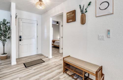 The Pine Haus- Luxury stay with Pickleball, Hot Tub, Fire Pit - Foto 12