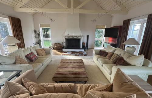 Penarvon House - Stunning Waterfront Escape with Games Room - Foto 13