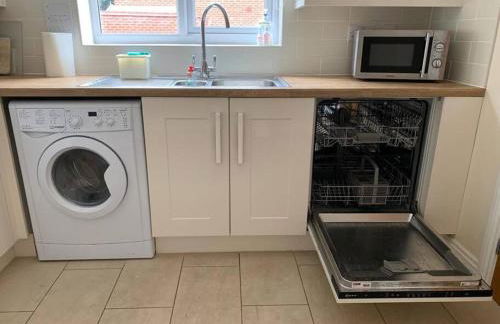 Cheerful 3 bedroom home close to beach and High St - Foto 12