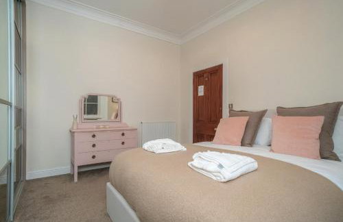 Georgian Elegance with Patio Garden West End - Pass the Keys - Foto 21