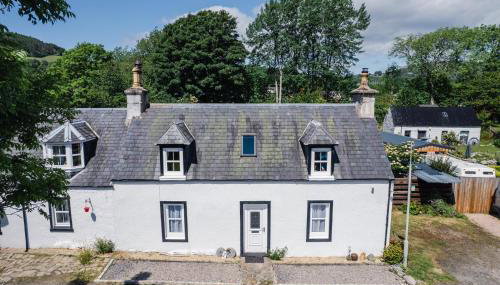 Traditional Highland Cottage Near Loch Ness-sleeps 6 - Foto 2