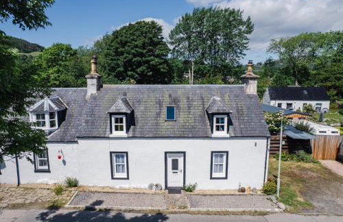 Traditional Highland Cottage Near Loch Ness-sleeps 6 - Foto 2