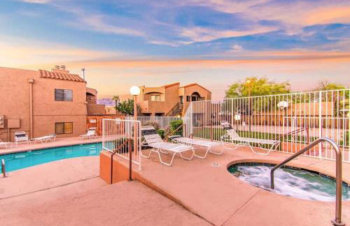 Sunny King-sized 1BD Condo near UofA and UMC w Pool, Parking - Foto 17