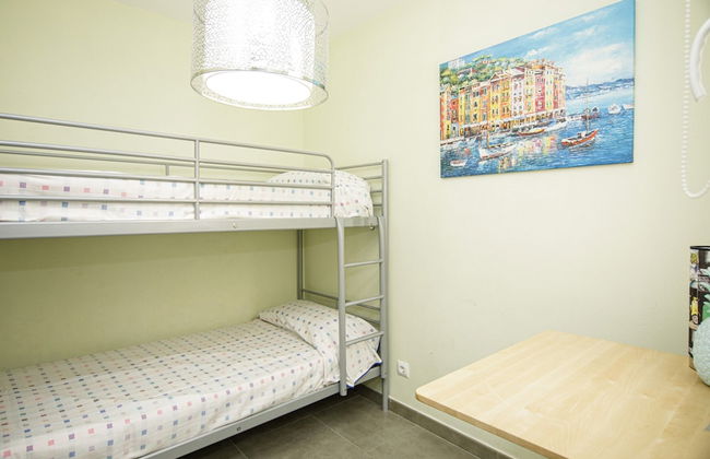 Beautiful Apartment With View - Photo 5