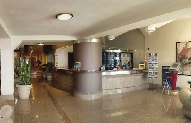 Palm Garden Apartments - Photo 3