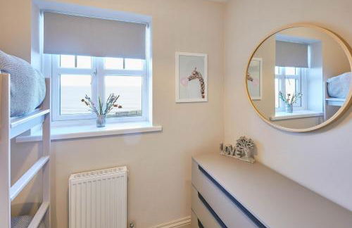 Host & Stay - 'Salty' Seaview - Foto 37