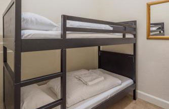 3 bed overlooking meadows park - Foto 47