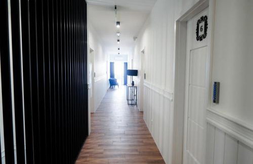 La Familia TYBURA - Foto 18