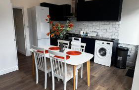 Deluxe Suite w PS5, Balcony, Netflix, Sleeps 6, ideal for relocators and professionals - Foto 20