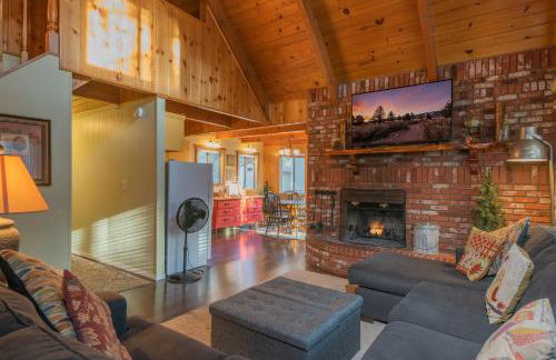 Far Enough Cabin - Chalet style cabin, walking distance to the trails! Foosball table! - Foto 4