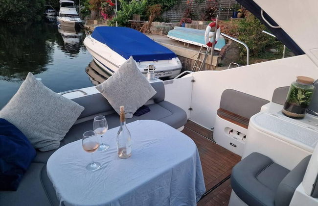 Romantic 3beds Yacht Escape on Thames - Photo 15